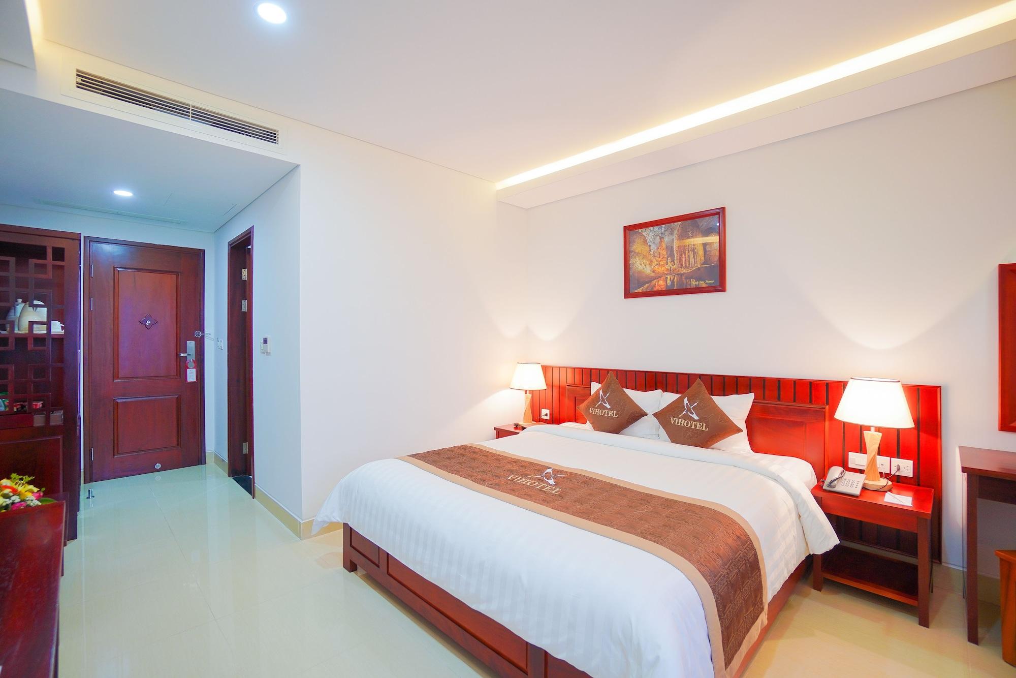 Vinh Hoang Hotel Донг Хой Екстериор снимка