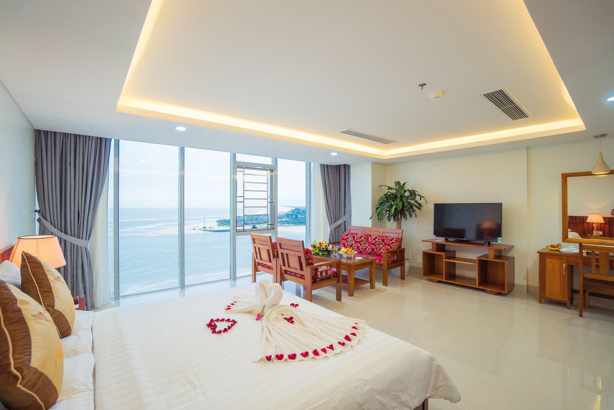 Vinh Hoang Hotel Донг Хой Екстериор снимка