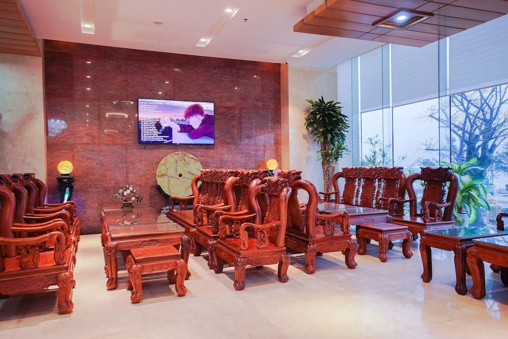 Vinh Hoang Hotel Донг Хой Екстериор снимка