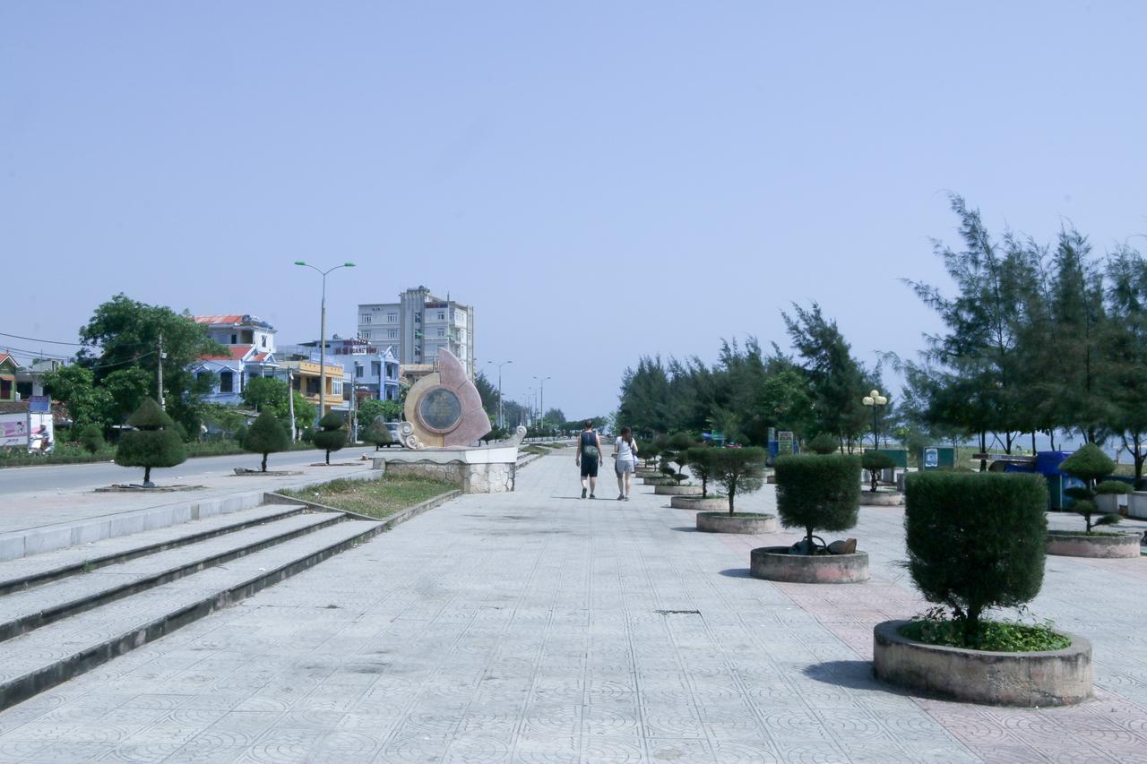 Vinh Hoang Hotel Донг Хой Екстериор снимка
