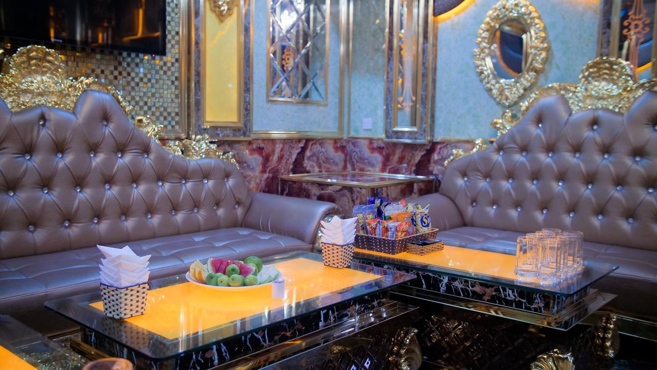 Vinh Hoang Hotel Донг Хой Екстериор снимка