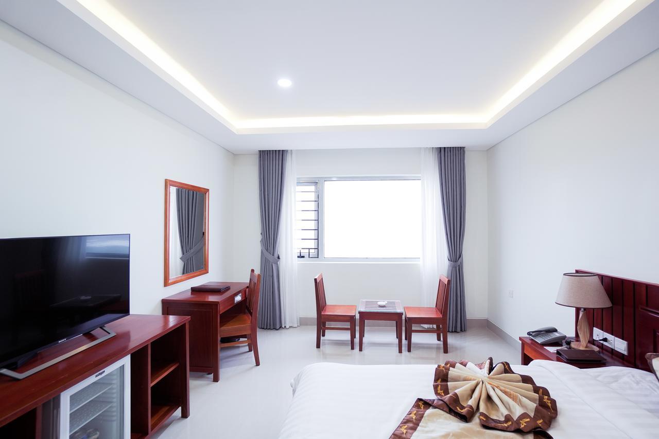 Vinh Hoang Hotel Донг Хой Екстериор снимка