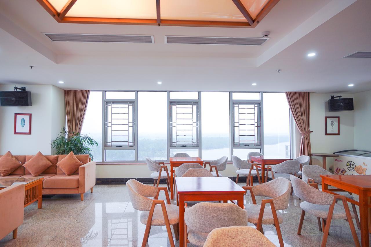 Vinh Hoang Hotel Донг Хой Екстериор снимка